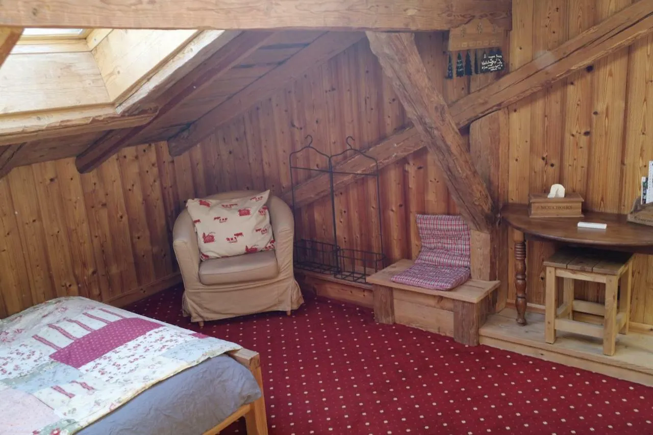 Chambre D'Hotes La Ferme D'En Bas Samoens Bed & Breakfast