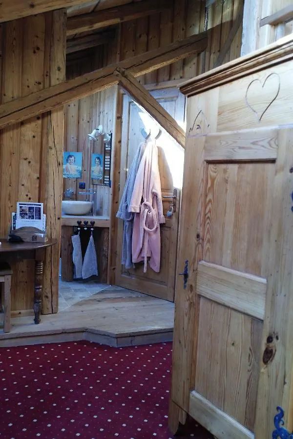 Chambre D'Hotes La Ferme D'En Bas Samoens Bed & Breakfast